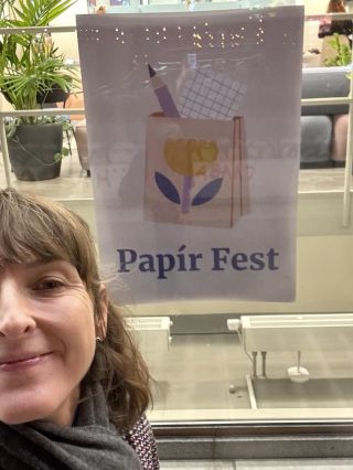 Papiŕ Fest je za námi! Chtěla jsem dělat stories a tak všechno okolo jako obvykle, ale to fakt nešlo. 😂🫠 A tak chci všem,...